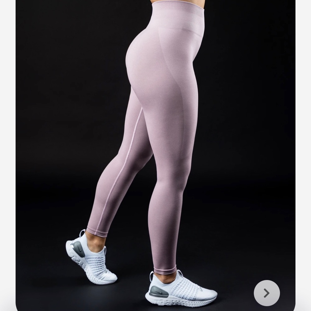 Alphabets amplify leggings viola
